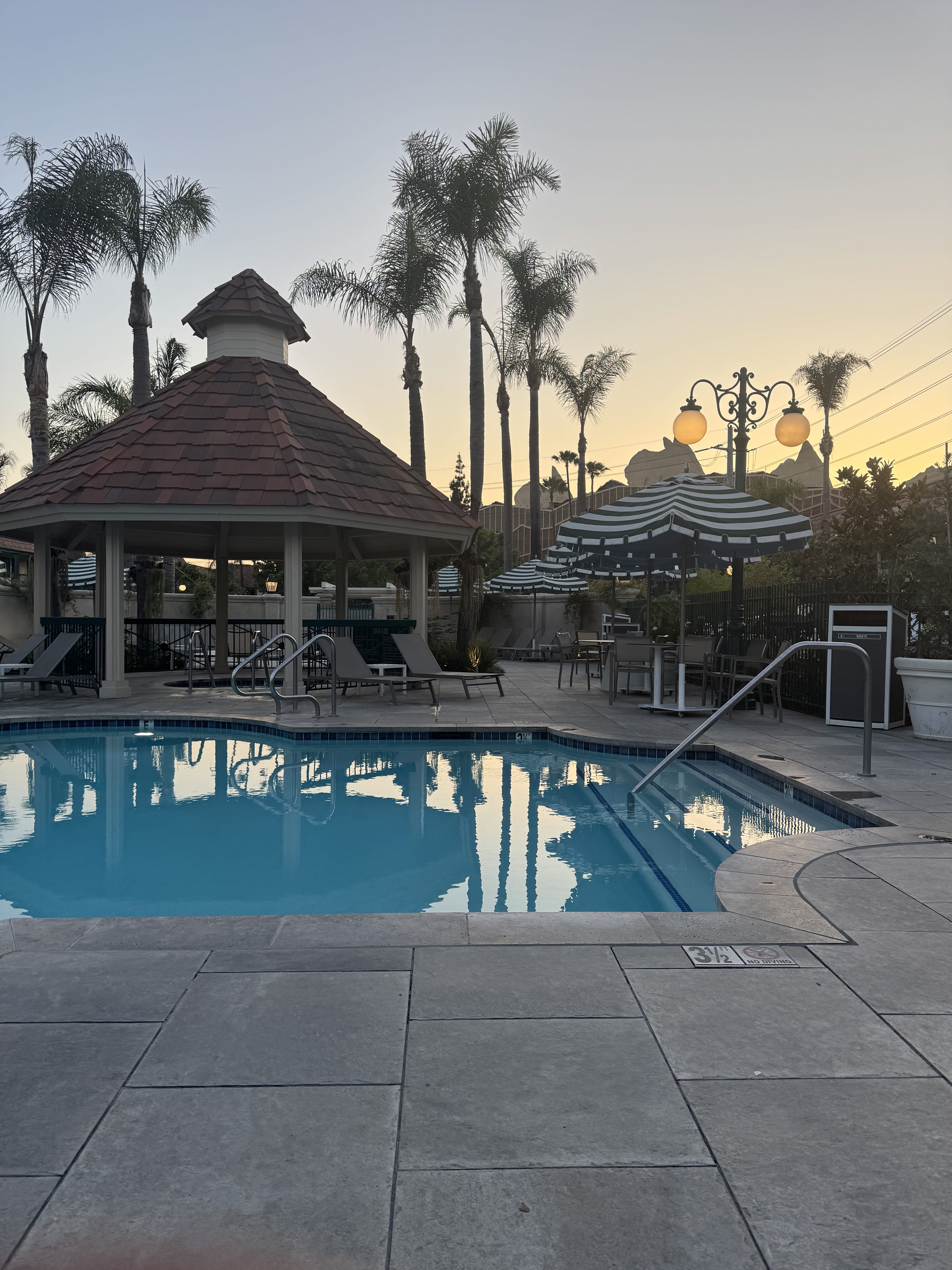 Candy Cane Inn Review: Why This Small Disneyland Hotel Has a Cult Following